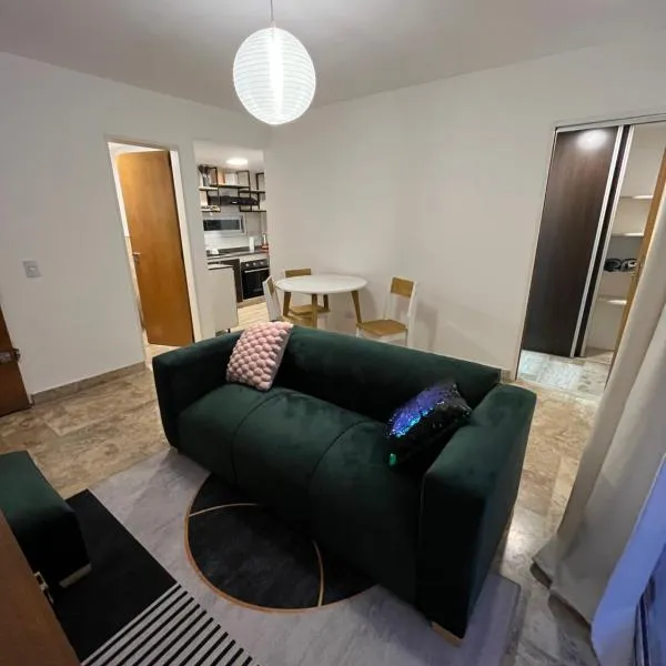 Departamento ideal encantador en morón centro，位于莫龙的酒店