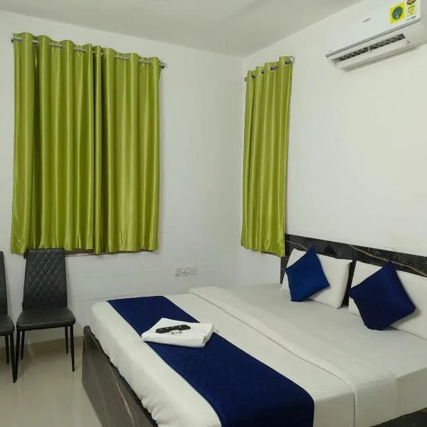 KPOTEL Waterfront Luxury Villa Rooms Phamacity Genome Valley，位于Turkapally的酒店