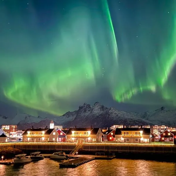 Rorbuene Svolvær Havn，位于斯沃尔韦尔的酒店