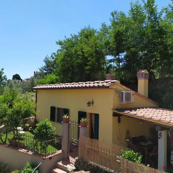 Wonderful Rustic Cottage with Garden-Only Adults，位于皮斯托亚的酒店