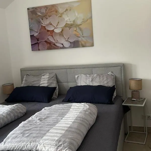 Quiet 2-Bedroom Apartment - Ideal for Families & Work Stays，位于慕尼黑的酒店