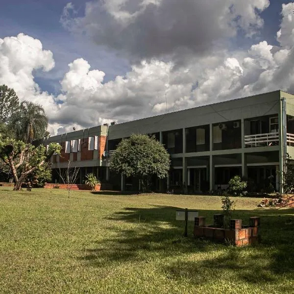 Puerto Mineral Hotel & Golf，位于Capioví的酒店