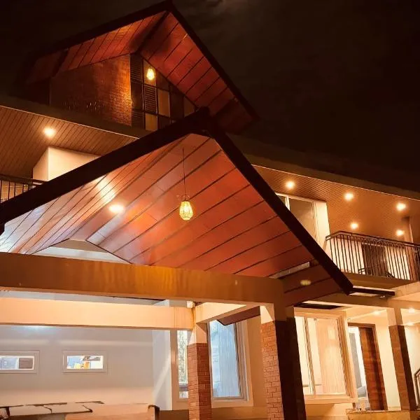 Hira Homestay Wayanad, Family-Friendly Stay Near Banasura Dam，位于Pinangode的酒店