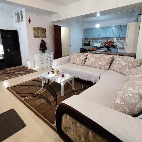 Ευρύχωρο και άνετο διαμέρισμα στην Ιτέα Joanna's Apartment，位于Kírra的酒店