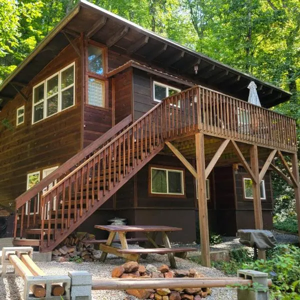 Elk Ridge - cherokee casino GSMNP，位于惠提尔的酒店