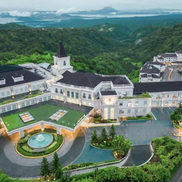 Twin Lakes Hotel near Tagaytay，位于大雅台的酒店