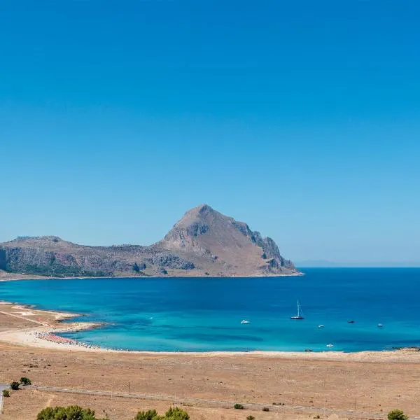 Case Vacanza Loria，位于卡斯泰卢佐的酒店