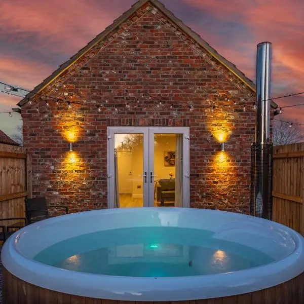 Luxury barn with private wood fired hot tub，位于塞尔比的酒店
