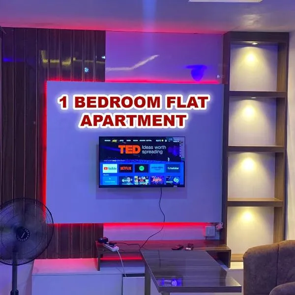 Cee&Tee SM ABK 1BEDROOM -247Electricity - Solar Inverter AC in bedroom，位于Abeokuta的酒店
