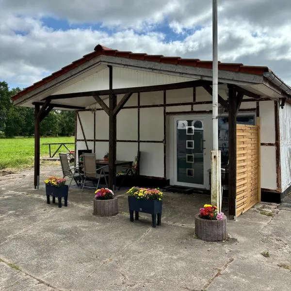Gemütliches Ferienhaus im Grünen，位于Beverstedt的酒店