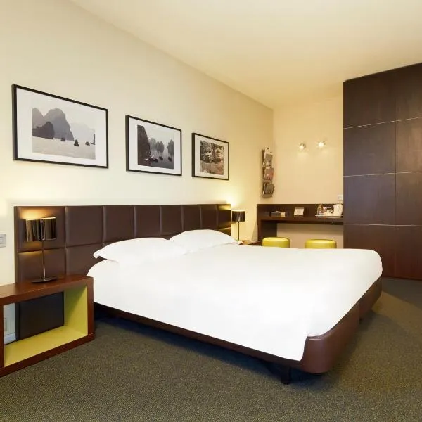 基里亚德奥利机场安蒂蒙酒店，位于苏尔斯·雷斯·夏尔特的酒店