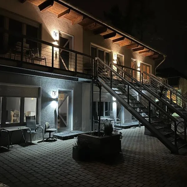 Apartmenthaus Zeuthen，位于措伊滕的酒店