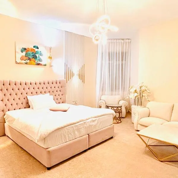 Canel View Holiday Home with Parking，位于阿吉曼的酒店