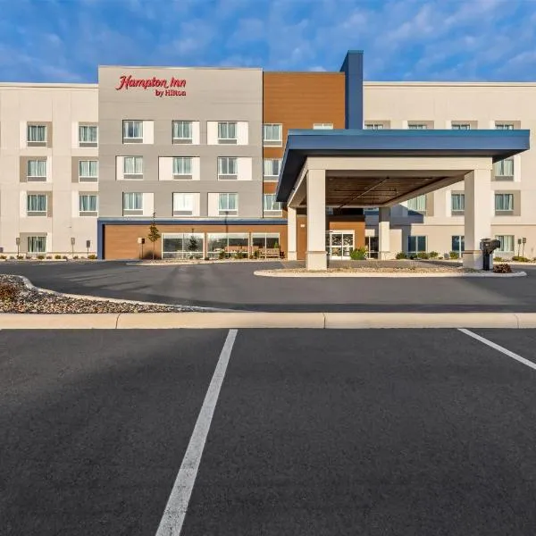 Hampton Inn Mt. Vernon Oh，位于Academia的酒店