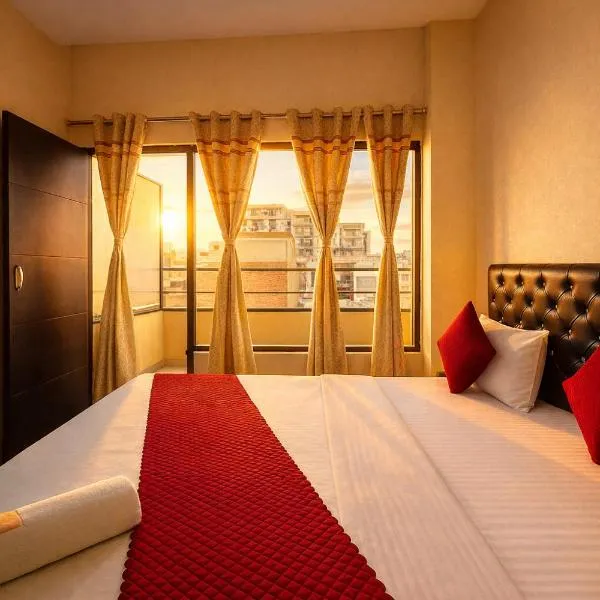 Hotel JB & Woodlark Zirakpur by Sidham Group of Hotels，位于齐拉克普尔的酒店