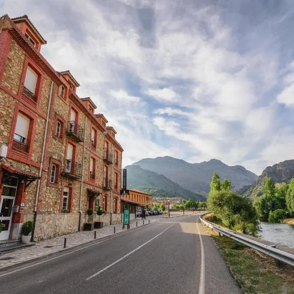 Albergue Cueva de Valporquero，位于La Cándana de Curueño的酒店