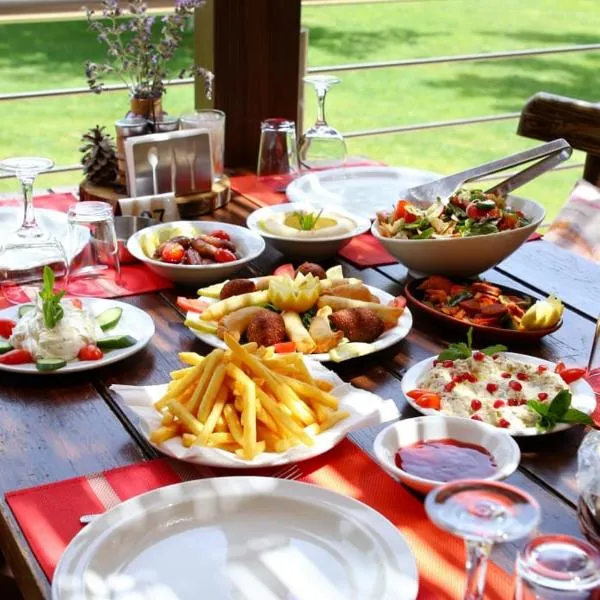 Domaine de Chouchene，位于Şaḩrat al Qashsh的酒店