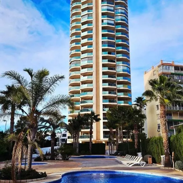 Esmeralda Suite 2 Bedrooms 3 Pool & Parking，位于卡尔佩的酒店