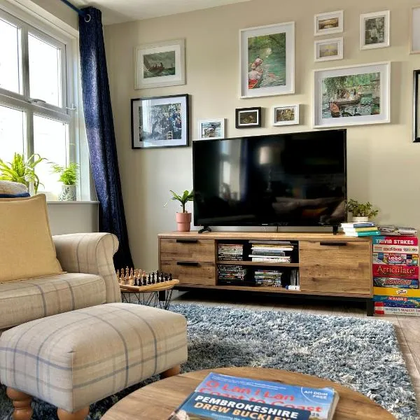 Charming Pembrokeshire Townhouse，位于彭布罗克郡的酒店