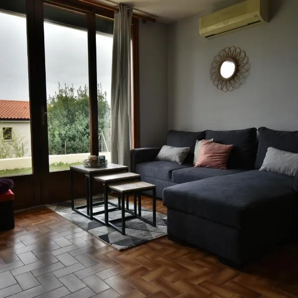 Appartement avec jolie vue et jardin privatif，位于Mezel的酒店