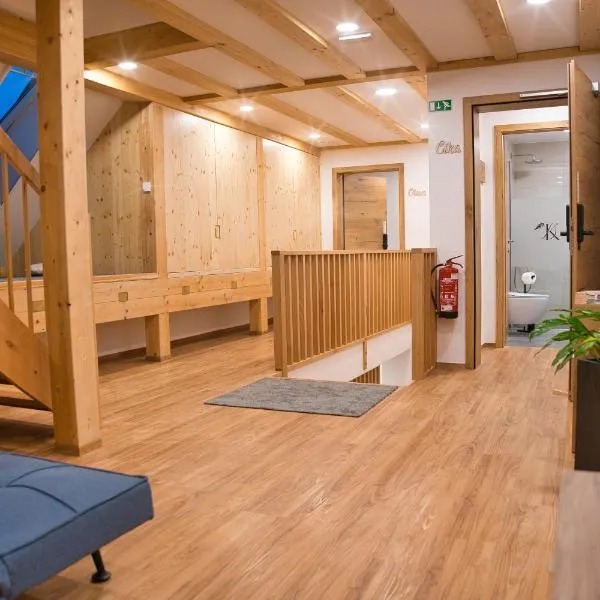 Domačija Kveder，位于戈雷尼斯卡地区采尔克列的酒店