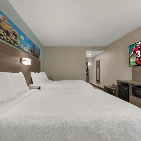 Red Roof PLUS & Suites Virginia Beach - Seaside，位于弗吉尼亚海滩的酒店