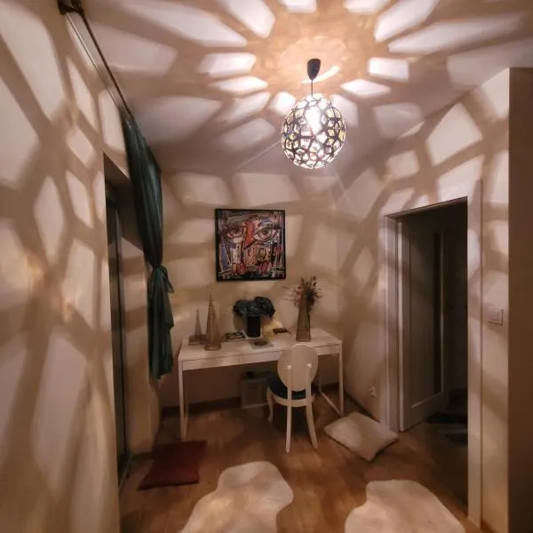 Apartament z widokiem na jezioro PanTuNieSpał TV 60 cali, Picasso vibe，位于哈日科维的酒店