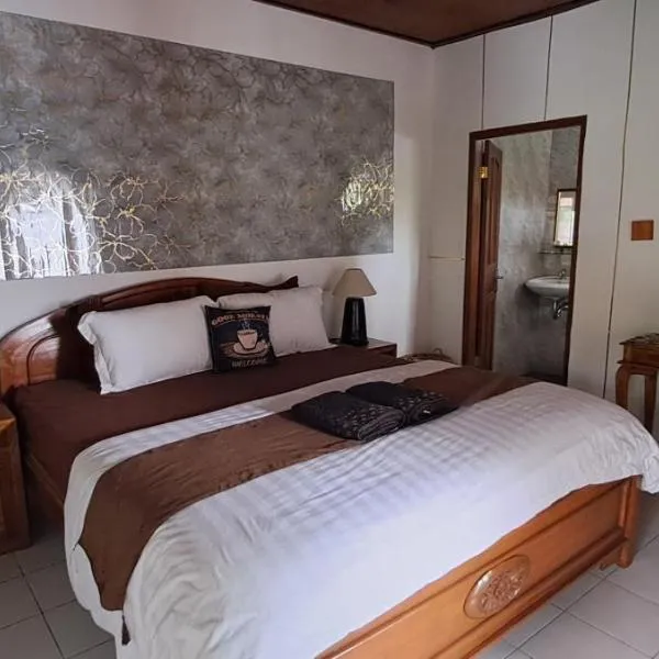 Serongga guest house,位于Lebih的酒店