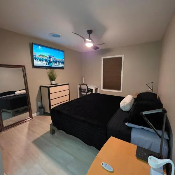 Modern/Retro Condo，位于海波因特的酒店