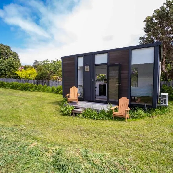 The Coast 2 by Tiny Away，位于Birchfield的酒店