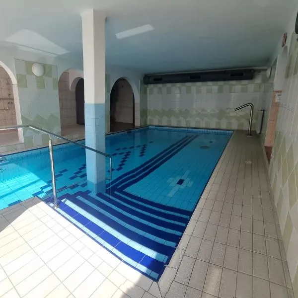 Dom Wczasowy GLOBUS，位于乌斯特龙的酒店