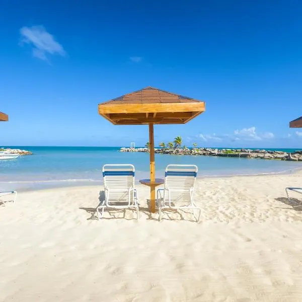 Ocean Point Beach Resort & Spa Adults Only，位于圣约翰斯的酒店