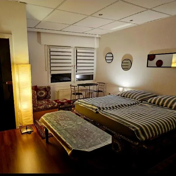 Moderne Unterkunft mit orientalischem Flair und Top-Lage näher Bonn，位于梅肯海姆的酒店