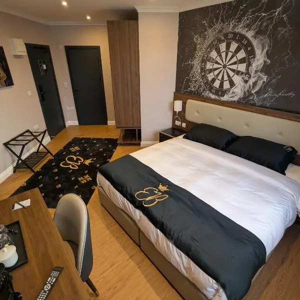 Empress Boutique Hotel Suites，位于麦斯堡的酒店