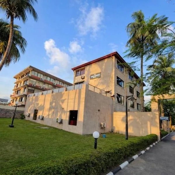 Li Tour International Hotel，位于伊凯贾的酒店