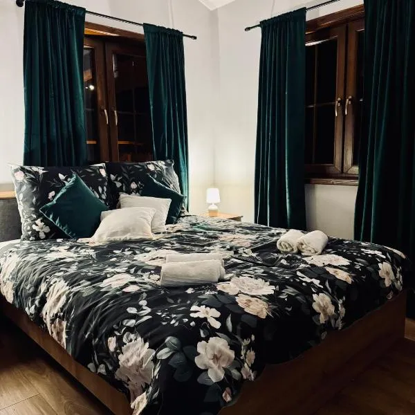 Pstrągowo - domki z jacuzzi，位于Machowa的酒店