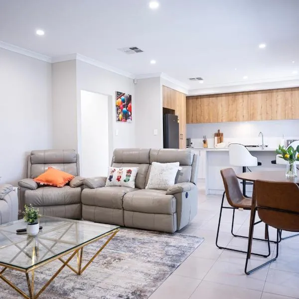 New beautiful Cozy front house，位于珀斯的酒店