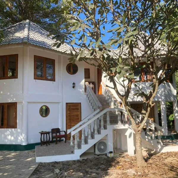 Hotspring Hexagon House，位于拜县的酒店