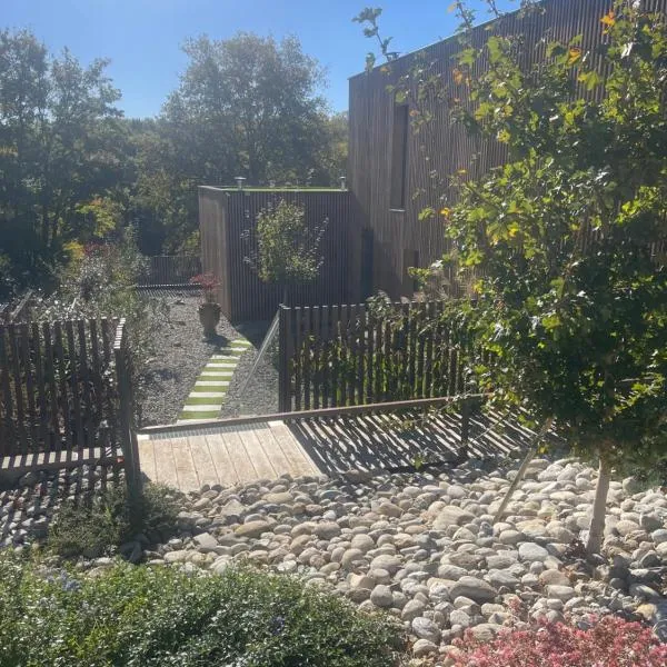 Les Libellules，位于Gémil的酒店