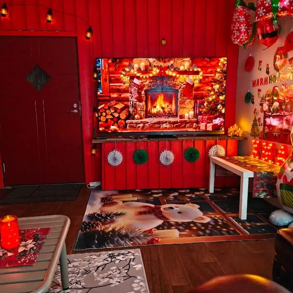 Relax & Recharge - a Unique Suite with a Touch of Luxury - Hot Tub and Sauna Inspired Decor #NOT A REAL SAUNA# Easy City Access - direct train 15 min to city，位于赫尔辛基的酒店