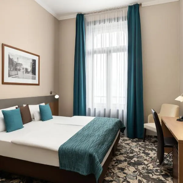 Erzsébet Királyné Szálloda，位于格德勒的酒店