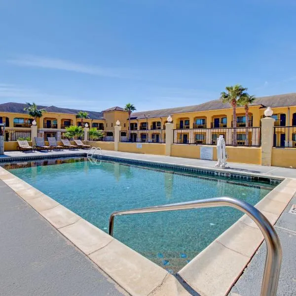 Weslaco Inn Weslaco-Mercedes，位于韦斯拉科的酒店