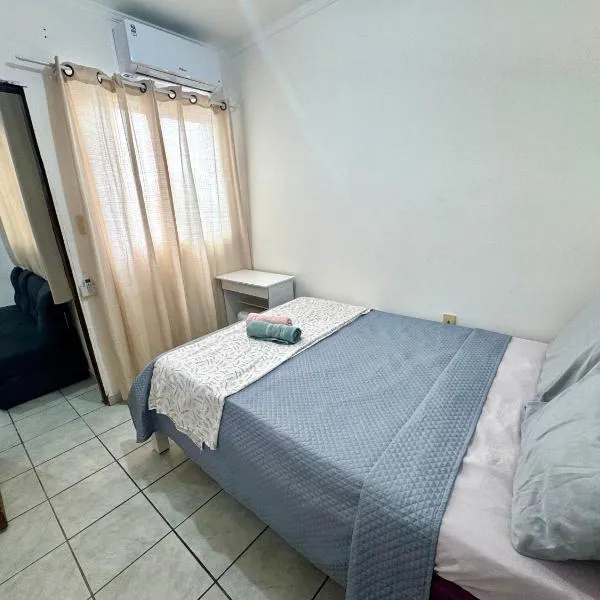 APT-8 Completo Bem Localizado a 1 minuto Rodoviaria e Centro, com Ar Condicionado e Garagem，位于彼得罗利纳的酒店