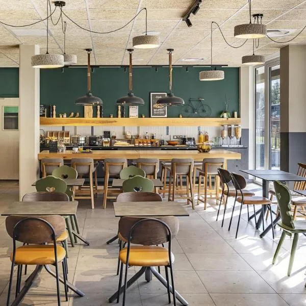 Best Western Coeur de Maurienne Hotel Restaurant & Spa，位于圣让德莫里耶讷的酒店