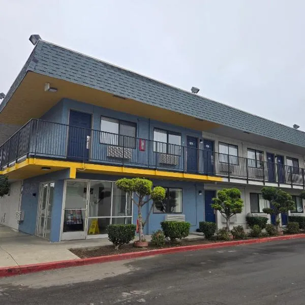 Super 8 by Wyndham Tracy，位于特雷西的酒店