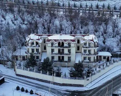 Hilltop Hotel Gusar，位于库萨雷的酒店