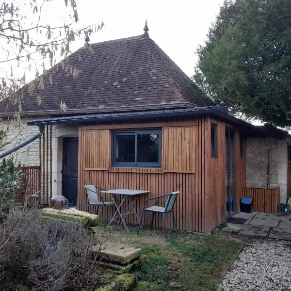 La Tour，位于塞纳河畔沙提永的酒店