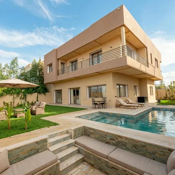 Villa Soliya 4 Rooms with private pool，位于马拉喀什的酒店