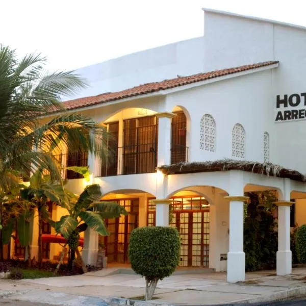 Hotel Arrecife Huatulco Plus，位于塔果鲁达的酒店