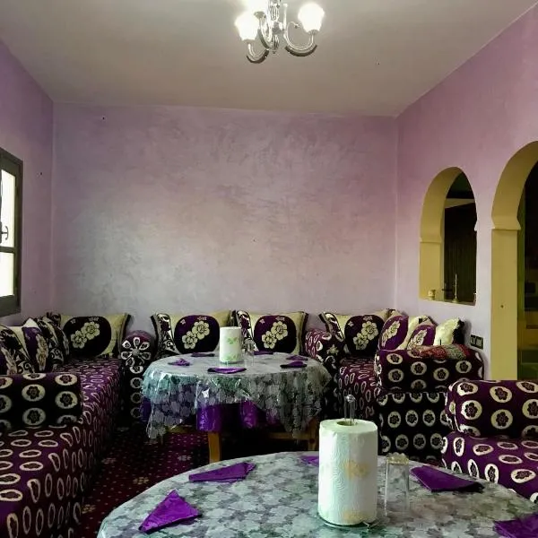 Adoir N'salh，位于提兹尼特的酒店